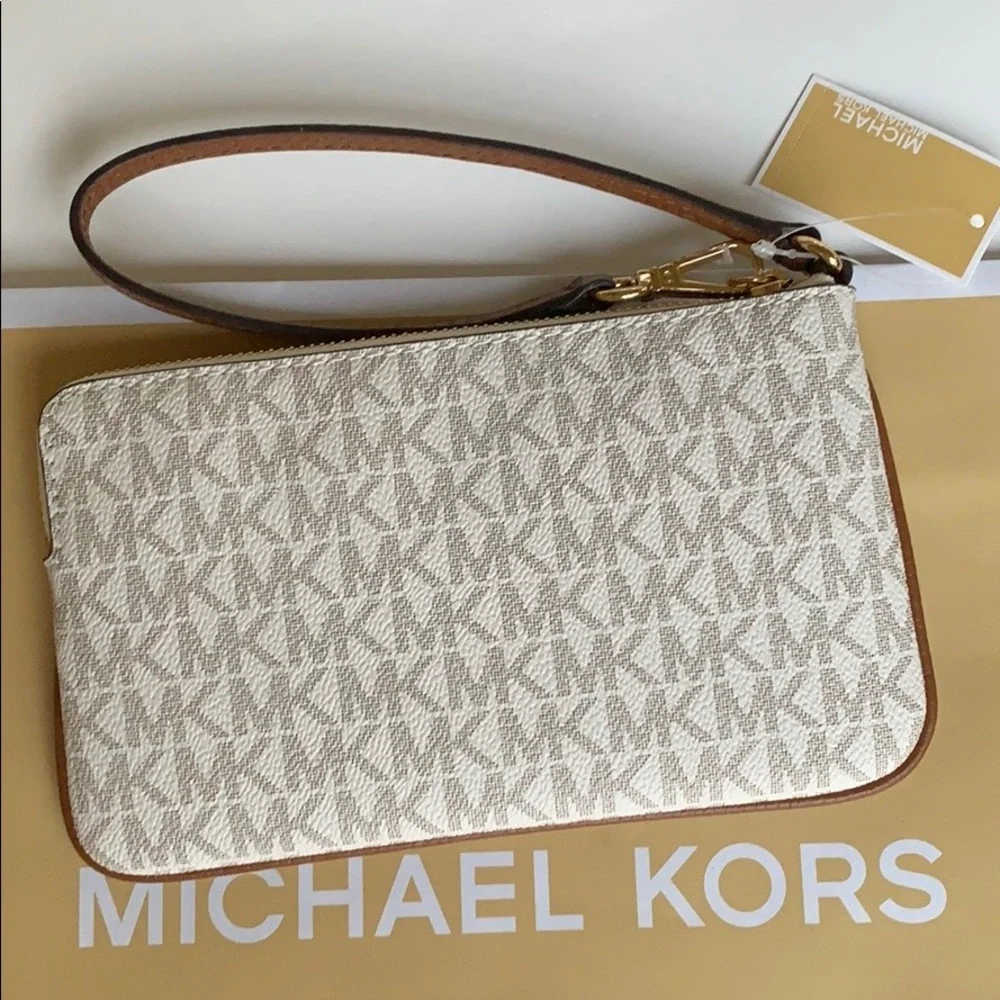 Michael Kors Jet Set Travel Lg Top Zip Wristlet